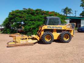 Mustang Skid Steer - picture1' - Click to enlarge
