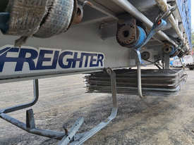 Freighter Semi Curtainsider Trailer - picture2' - Click to enlarge