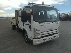 Isuzu NPR300 - picture0' - Click to enlarge