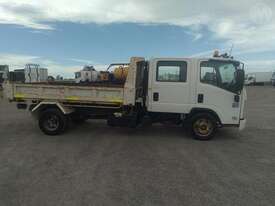 Isuzu NPR300 - picture0' - Click to enlarge