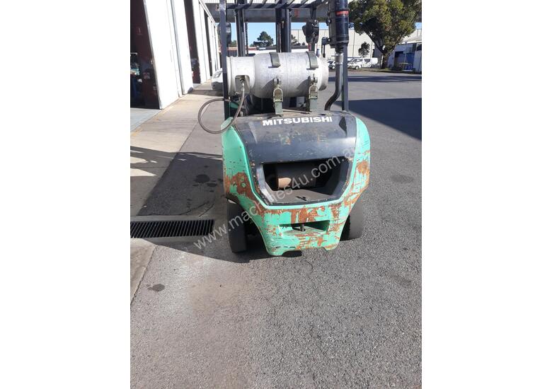 caption 2.5t Mitsubishi Forklift