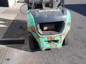 2.5t Mitsubishi Forklift - picture2' - Click to enlarge