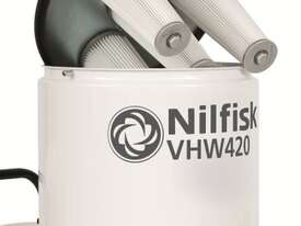 Nilfisk VHS421 White Line Vacuum - picture1' - Click to enlarge