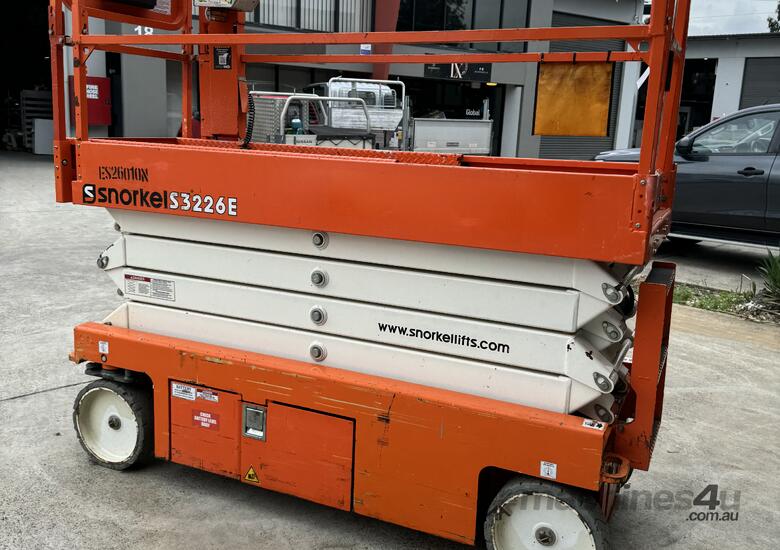 2018 Snorkel S3226E - 26ft Narrow Electric Scissor Lift