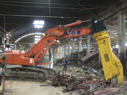 caption Trevi Benne Demolition Shear for 30-50 tonner excavators