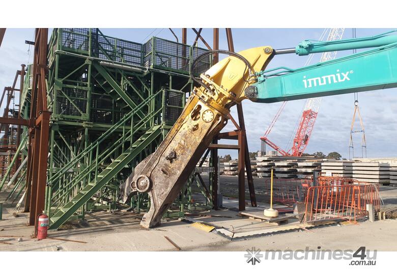 caption Trevi Benne Demolition Shear for 30-50 tonner excavators