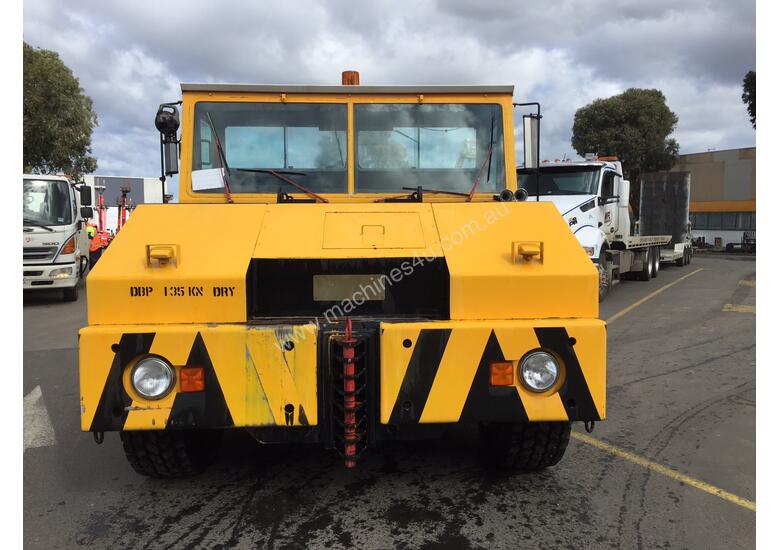 caption Douglas Tugmaster DC 10/4 Tow Tug