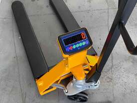 pallet jack with scales 2 tonne MUST GO - picture0' - Click to enlarge