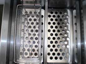 Blue Seal GT46 Twin Pan Fryer - picture1' - Click to enlarge