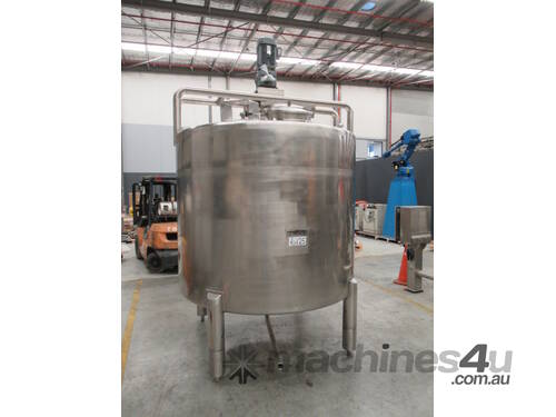 Stainless Steel Mixing Tank (Vertical), Capacity: 5,000Lt