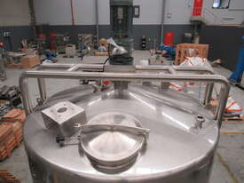 Stainless Steel Mixing Tank (Vertical), Capacity: 5,000Lt - picture1' - Click to enlarge
