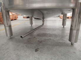 Stainless Steel Mixing Tank (Vertical), Capacity: 5,000Lt - picture2' - Click to enlarge