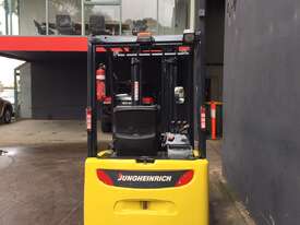 Jungheinrich EFGDF18 1.8 Ton 3 Wheel Electric Counterbalance Forklift Refurbished - picture0' - Click to enlarge