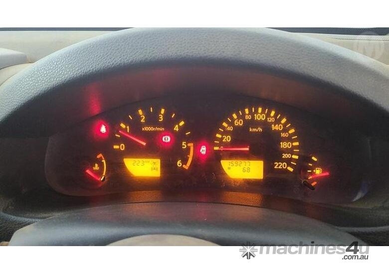 caption Nissan Navara D40