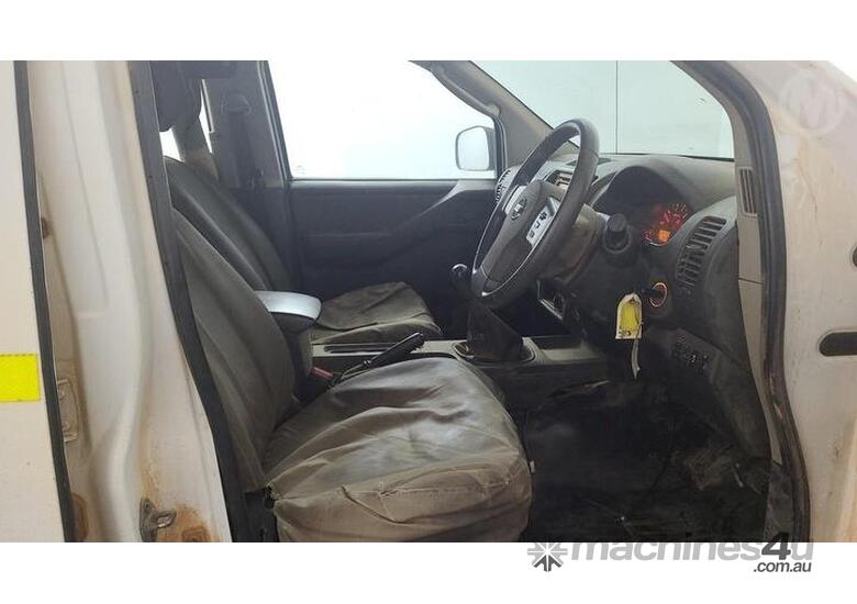 caption Nissan Navara D40
