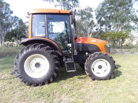 4x4 cab tractor - picture0' - Click to enlarge