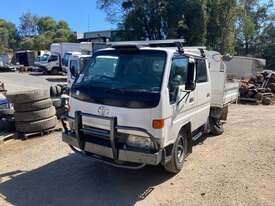 1998 TOYOTA DYNA CREW CAB WRECKING STOCK #2051 - picture0' - Click to enlarge