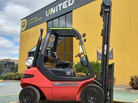 Used 2.0T Linde LPG Forklift - picture1' - Click to enlarge