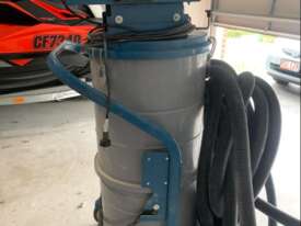 Industrial Vacuum *** PRICE NEGOTIABLE *** - picture2' - Click to enlarge