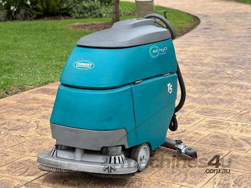 Tennant T5 Sweeper Sweeping/Cleaning