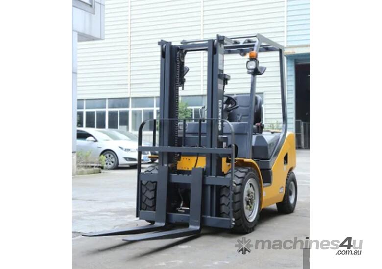 XCMG Forklift 3T Duel Fuel - Powered By A Nissan K25 Engine And 5 Year Structural Warranty