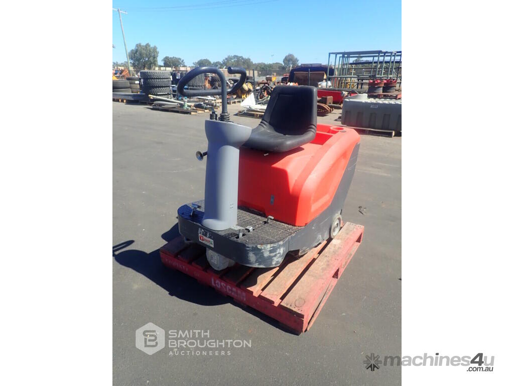 Used 2014 HAKO JONAS 800E ELECTRIC RIDE ON SWEEPER Ride On Sweeper in