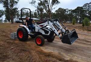 Bobcat CT2035 Compact Tractor with Loader & bucket
