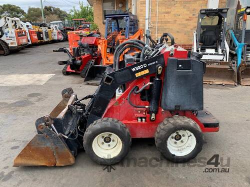 TORO W320 MINI SKID STEER LOADER