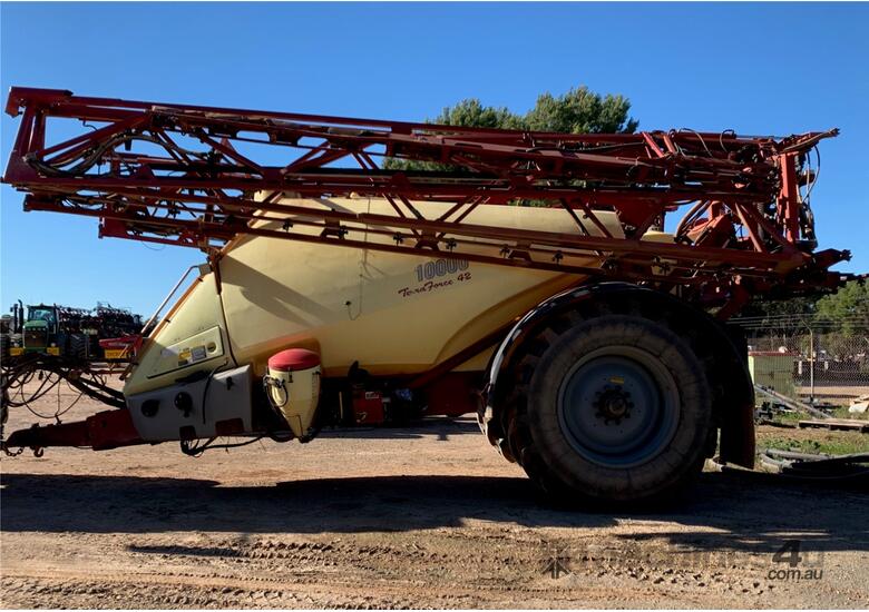 caption Hardi Commander 10000 Boomspray