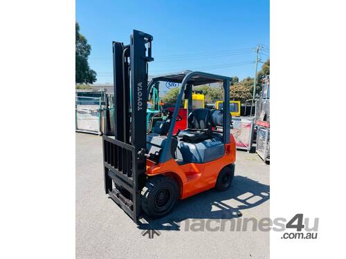 TOYOTA 7 SERIES 1.8T LPG FORKLIFT 3.7M LIFT