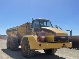 2005 CATERPILLAR 740 DUMP TRUCK - picture0' - Click to enlarge