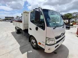 Hino 717 - picture0' - Click to enlarge