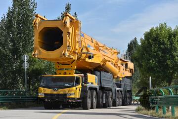 2023 XCMG 2600t All Terrain Crane XCA2600 for sale