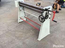 Circa 2019 Metal Master SRG-50E Manual Sheet Metal Curving Rolls Item Is In A Used Condition, Functi - picture0' - Click to enlarge