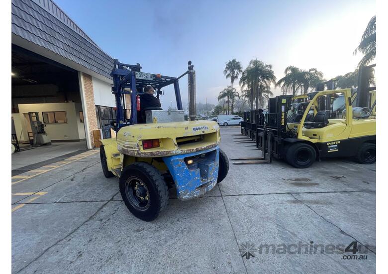 8 Tonne Komatsu Forklift - Hire