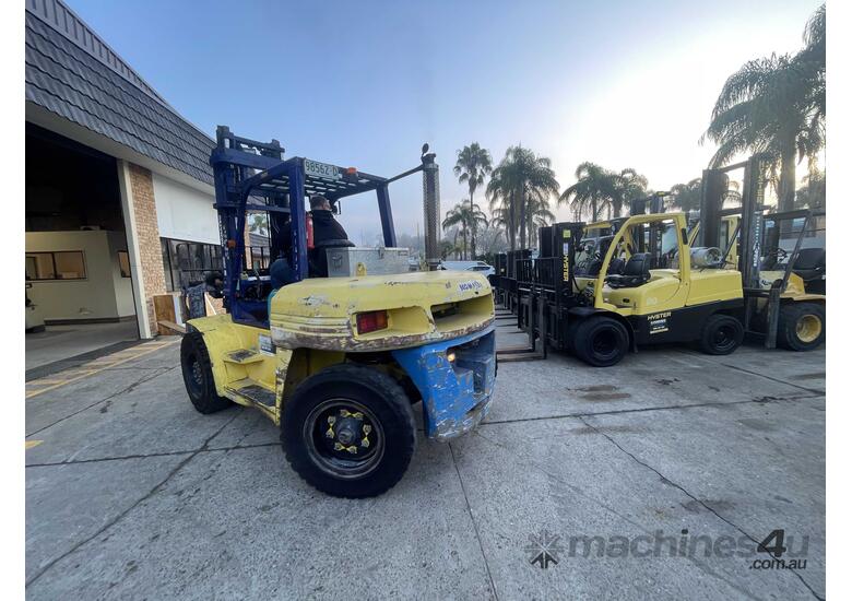 8 Tonne Komatsu Forklift - Hire