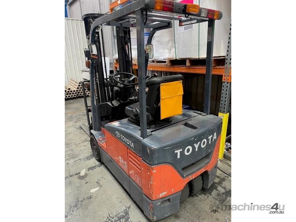 Used 2015 Toyota Toyota 3Wheel Electric Forklift Container Mast 4700mm