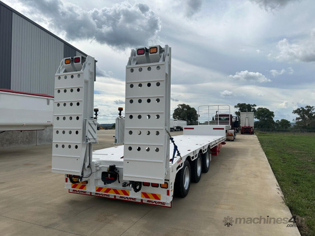 Buy New 2023 moore Moore R T Lead Mid Drop Deck Trailer Drop Deck