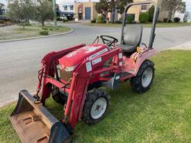 Tractor Massey Ferguson MF G2400 4x4 FEL 3PL - picture0' - Click to enlarge