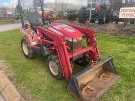 Tractor Massey Ferguson MF G2400 4x4 FEL 3PL - picture0' - Click to enlarge