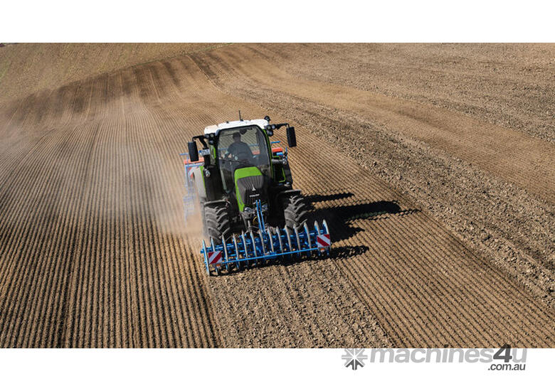 caption Fendt 300 Vario Tractor
