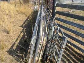 6 X GAL FENCE PANELS w GATES  - picture0' - Click to enlarge