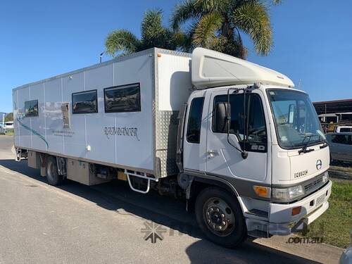 caption 1998 Hino GD122 32’ Motor Home