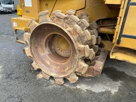 *UPDATED*2012 CATERPILLAR 815F2 COMPACTOR  - picture2' - Click to enlarge