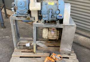 Mixer drive flame proof ex rated motor underdriven worm gearbox Renold 101