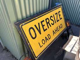 4x Oversize Load Signs - picture0' - Click to enlarge