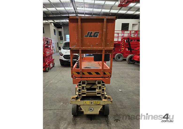 caption JLG R6 19 ft Electric Drive Scissor lift