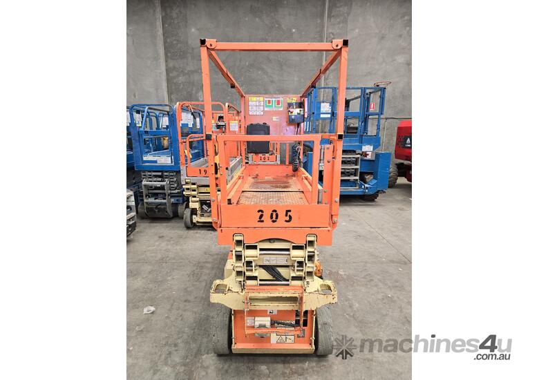 caption JLG R6 19 ft Electric Drive Scissor lift