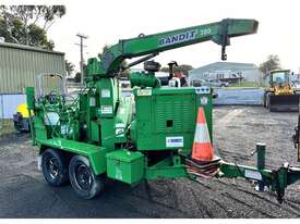 2000 BANDIT 280XP WOOD CHIPPER - picture0' - Click to enlarge