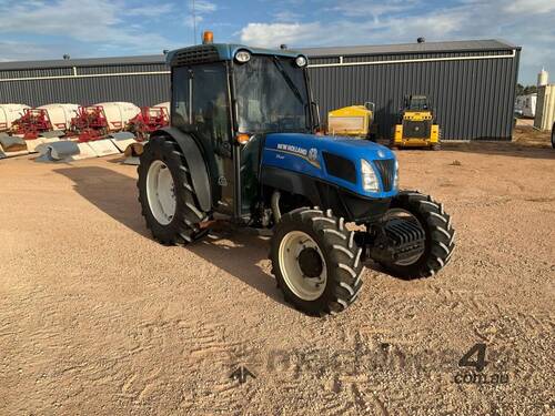 2014 New Holland T4.105F Tractor